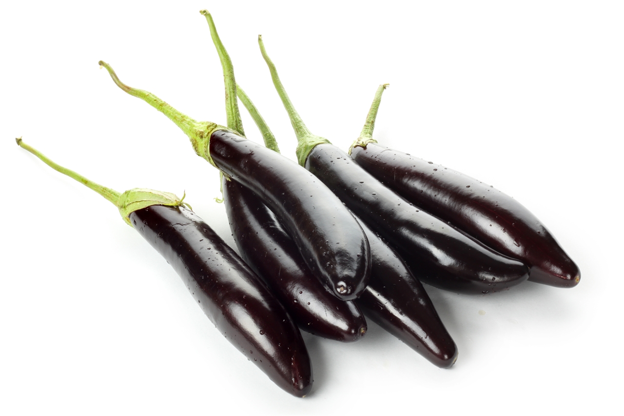 Lomba Kalo Begun (Long Brinjal Black) ± 25 gm